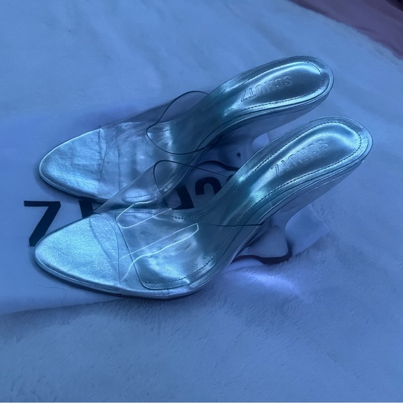 Never wore - Picture 2 of 6